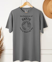 Load image into Gallery viewer, Funny Dad Joke T-Shirt – Rotation of the Earth Really Makes My Day Tee for Father&#39;s Day

