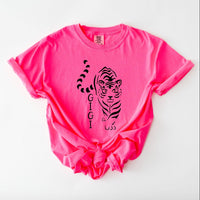Load image into Gallery viewer, Tiger Gigi T-Shirt – Comfort Colors Tiger Grandma Gift Tee
